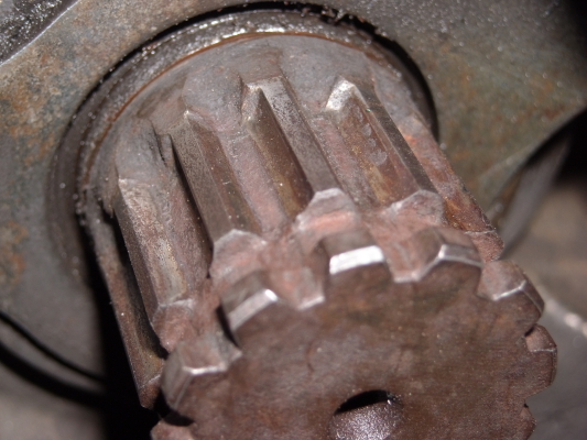 deteriorating driveshaft....JPG